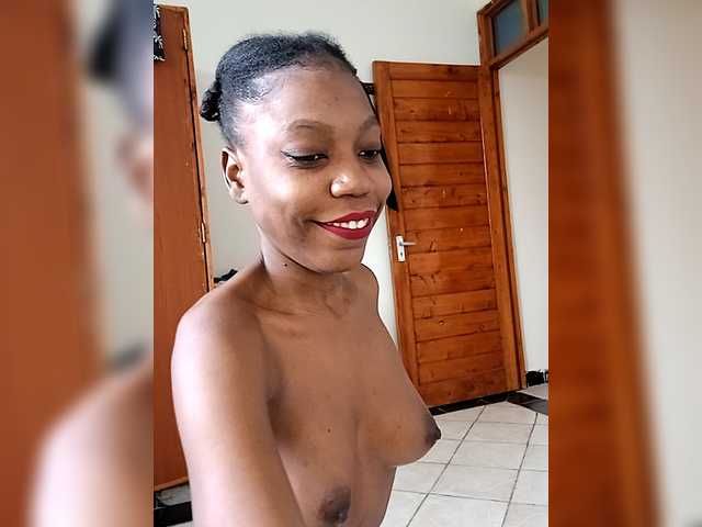 Ebbonyrakael's BongaCams show and profile