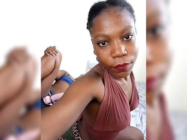 Ebbonyrakael's BongaCams show and profile