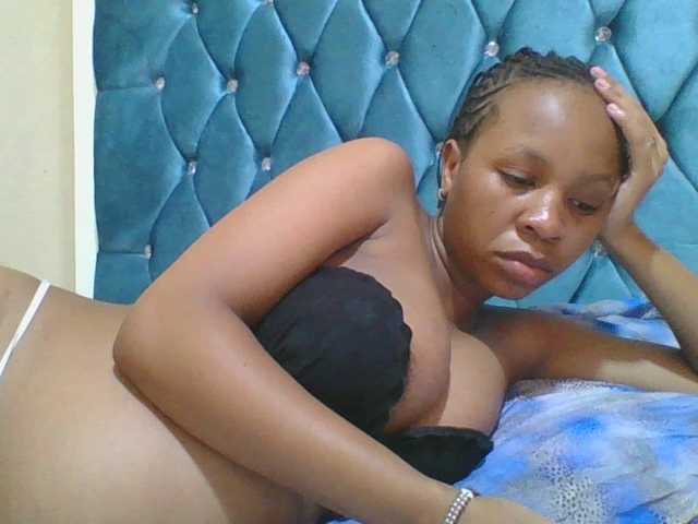 Prettyebony4's BongaCams show and profile