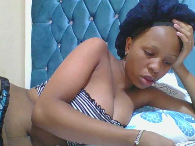 Prettyebony4's BongaCams show and profile