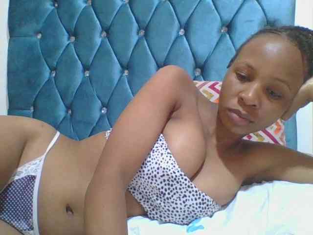 Prettyebony4 webcam