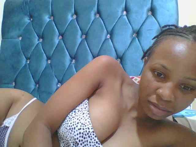 Prettyebony4 webcam
