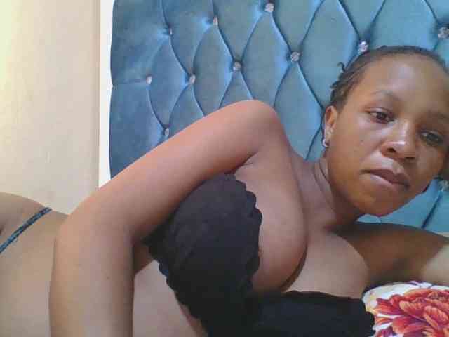 Prettyebony4 webcam