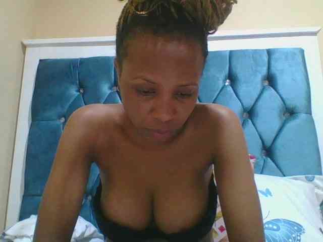 Prettyebony4 webcam