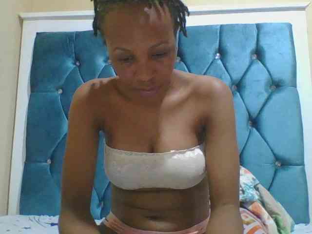 Prettyebony4 webcam