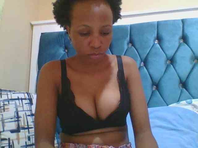 Prettyebony4 webcam