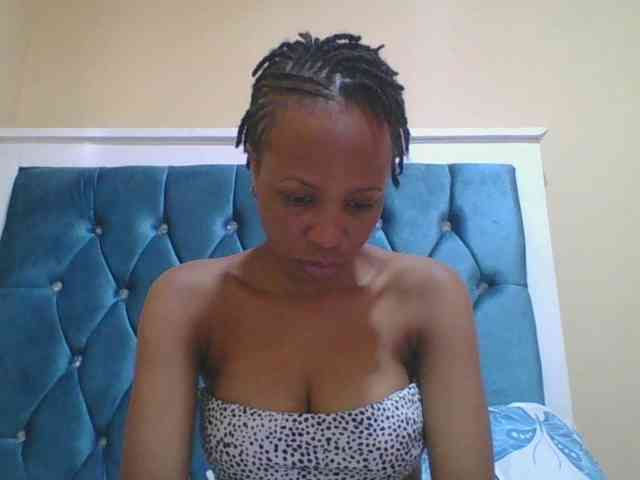 live chatroom Prettyebony4
