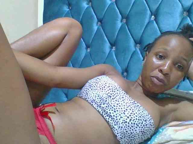 Prettyebony4 webcam