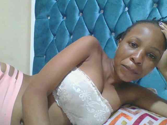 Prettyebony4 webcam