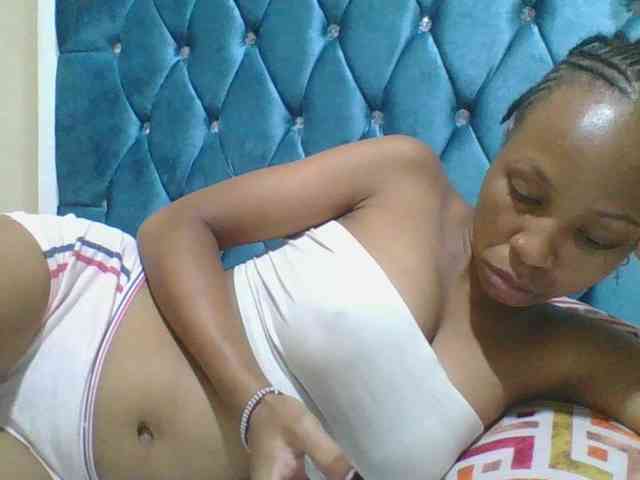 Prettyebony4 webcam