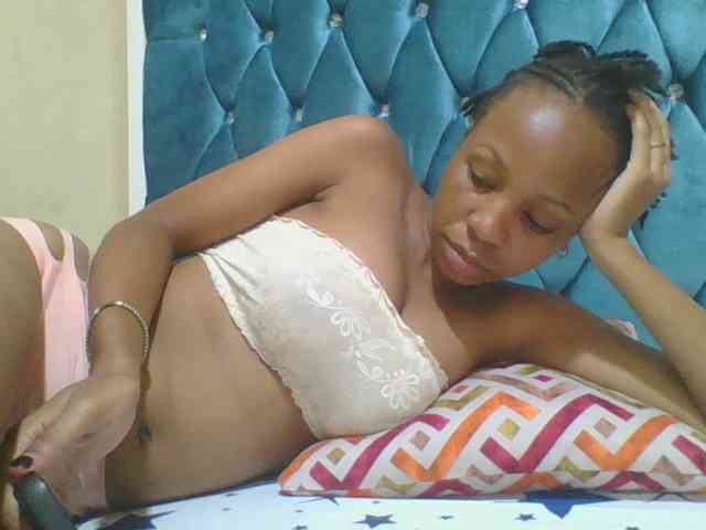 Prettyebony4 webcam