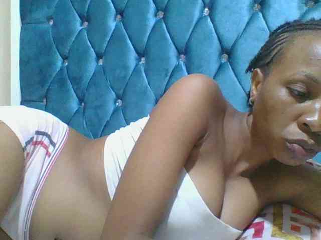 Prettyebony4 webcam