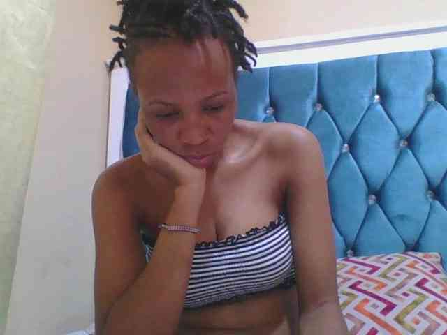 Prettyebony4 webcam