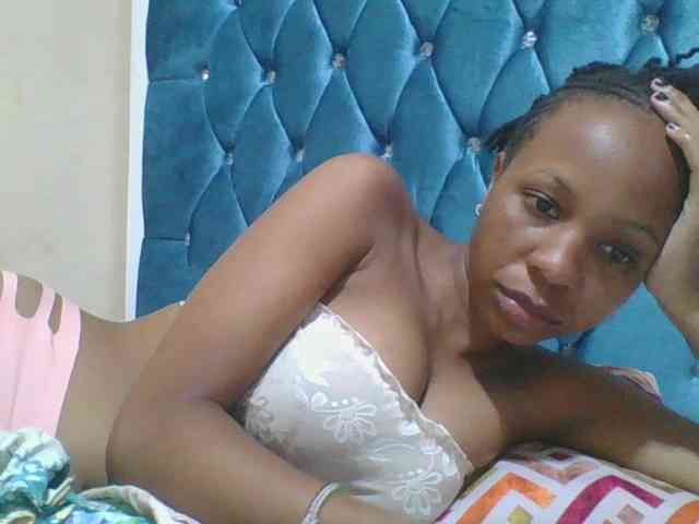Prettyebony4 webcam