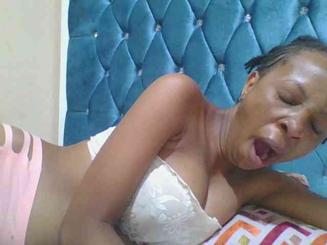Prettyebony4 webcam