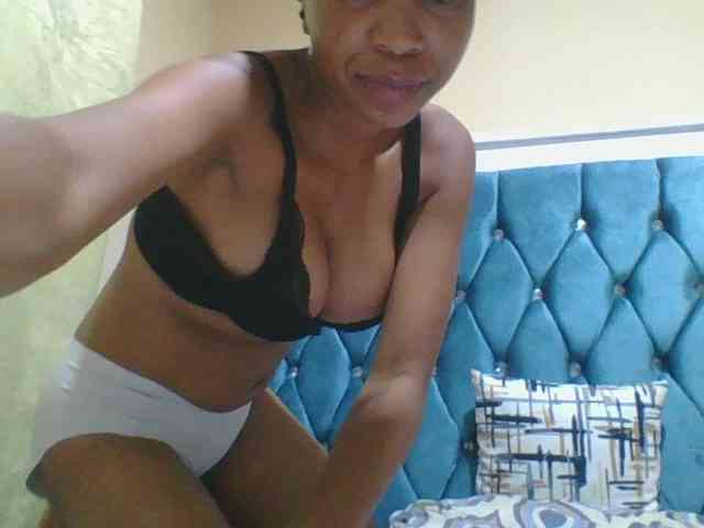 Prettyebony4 webcam