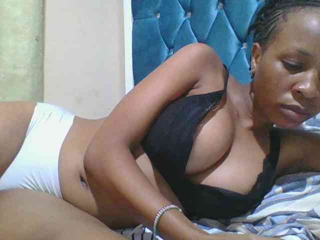 Prettyebony4 webcam