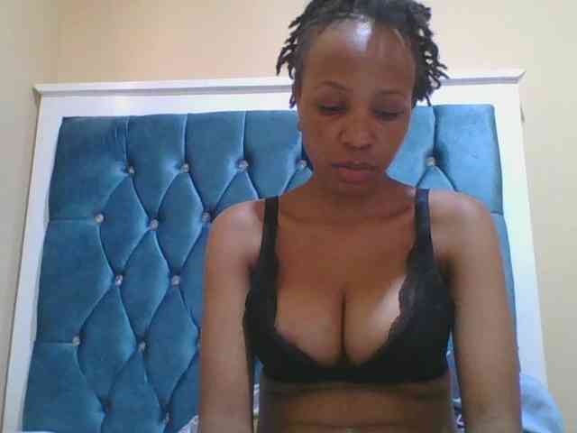 Prettyebony4 webcam