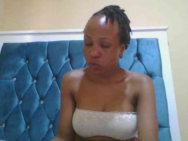 Prettyebony4 webcam