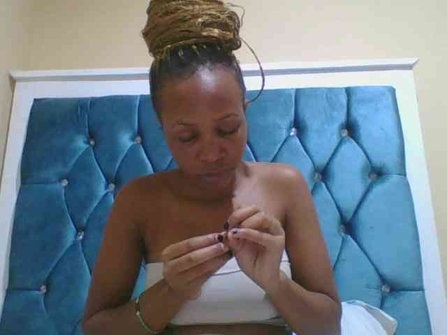 Prettyebony4 webcam