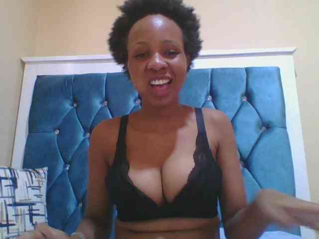 Prettyebony4 webcam