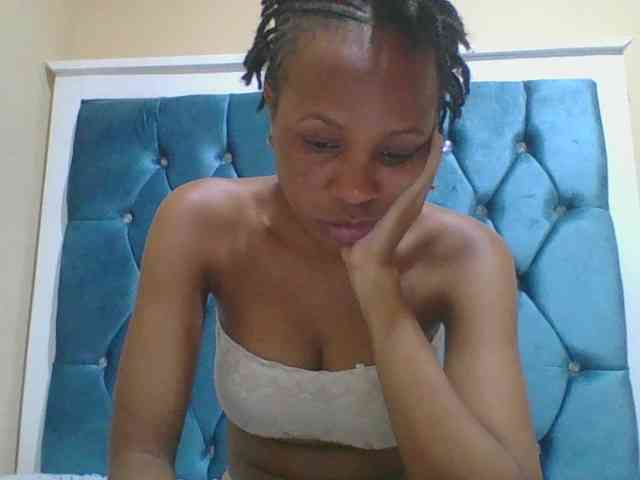 Prettyebony4 webcam