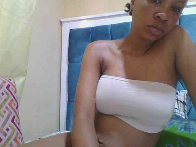 Prettyebony4 webcam