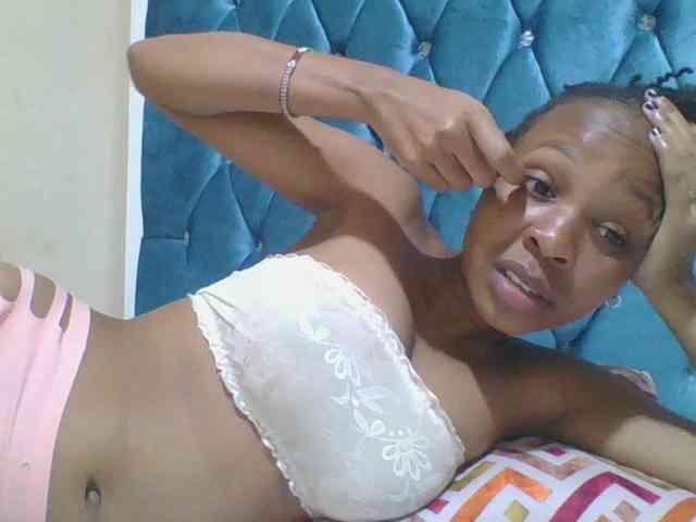 Prettyebony4 webcam