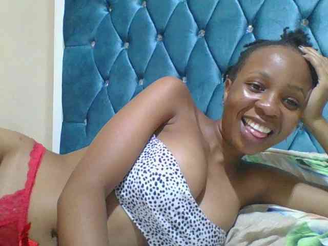 Prettyebony4 webcam