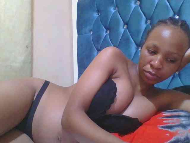 Prettyebony4 webcam