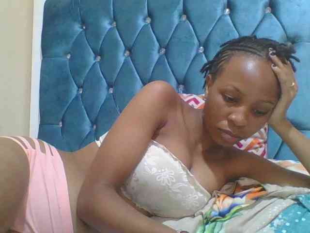 Prettyebony4 webcam
