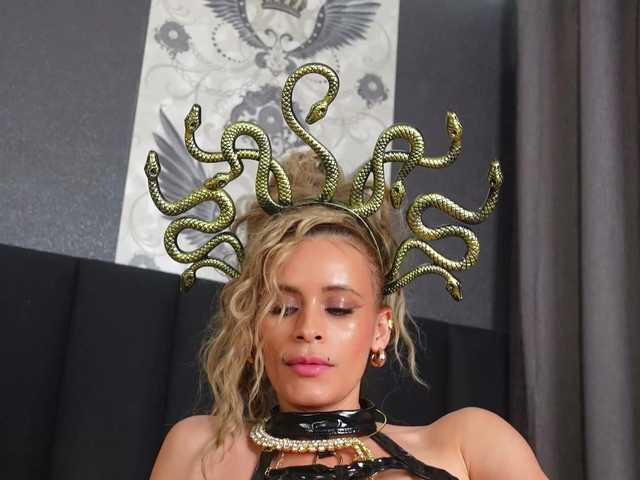 Alexa-Duque's BongaCams show and profile