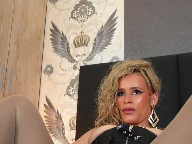 Alexa-Duque's BongaCams show and profile