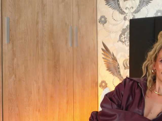 Alexa-Duque's BongaCams show and profile