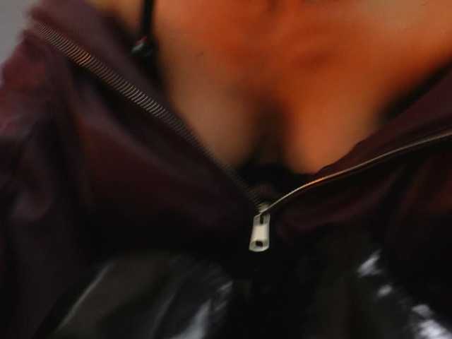 Alexa-Duque's BongaCams show and profile