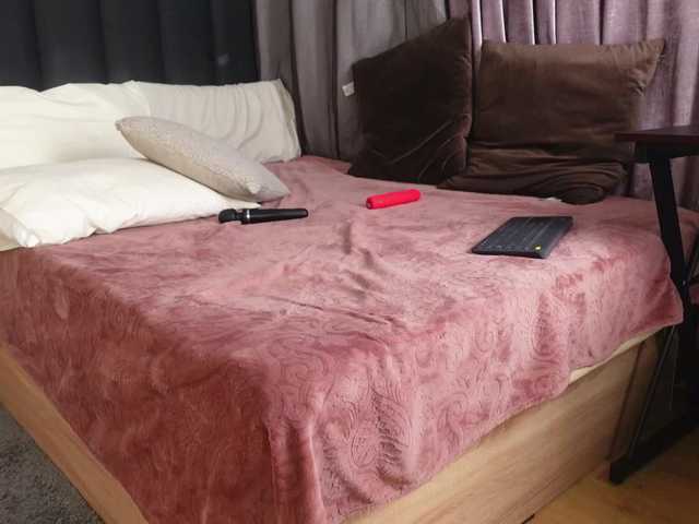 Alexa-Duque's BongaCams show and profile