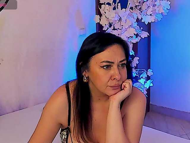 JackieJee's BongaCams show and profile