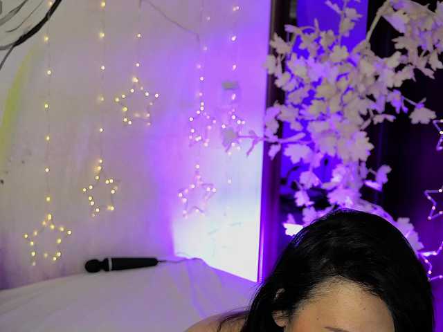 JackieJee's BongaCams show and profile