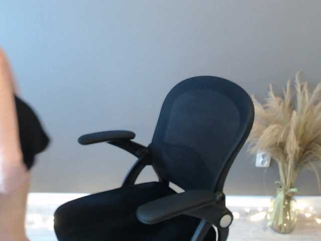 Prettygirl1703's BongaCams show and profile