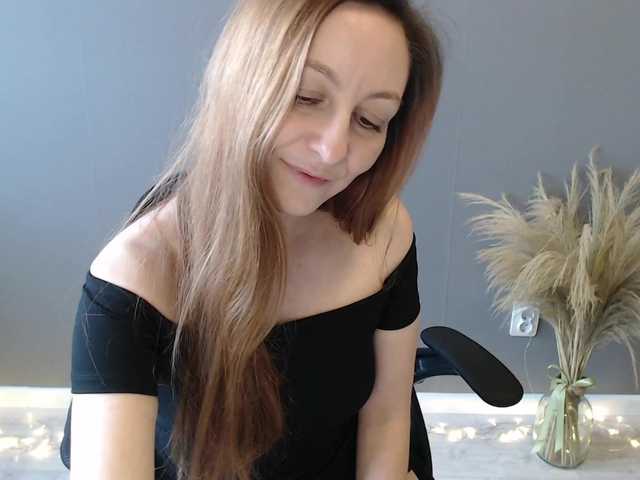 Prettygirl1703's BongaCams show and profile