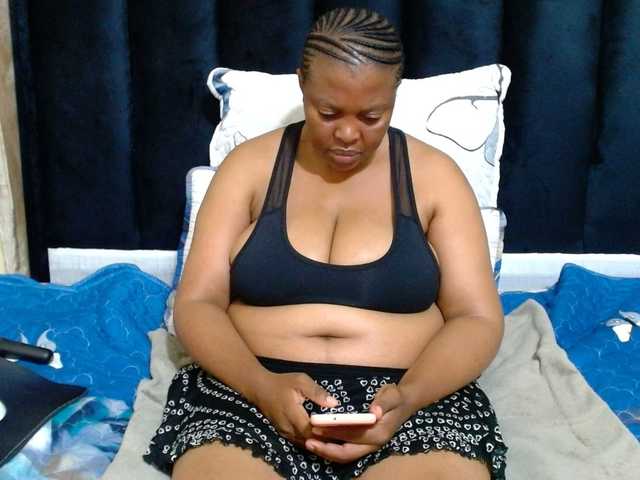 Busttyebony19's BongaCams show and profile