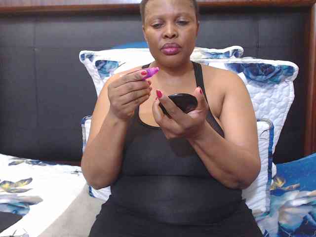 Busttyebony19 webcam