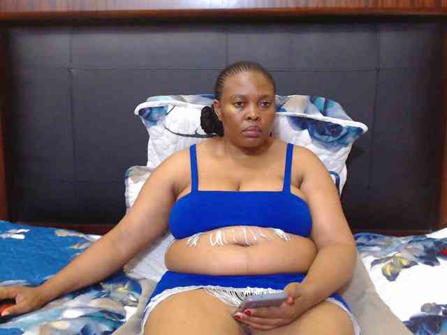 Busttyebony19 Live Webcam on BongaCams