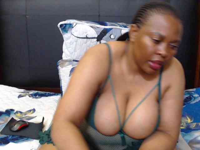 Busttyebony19 webcam