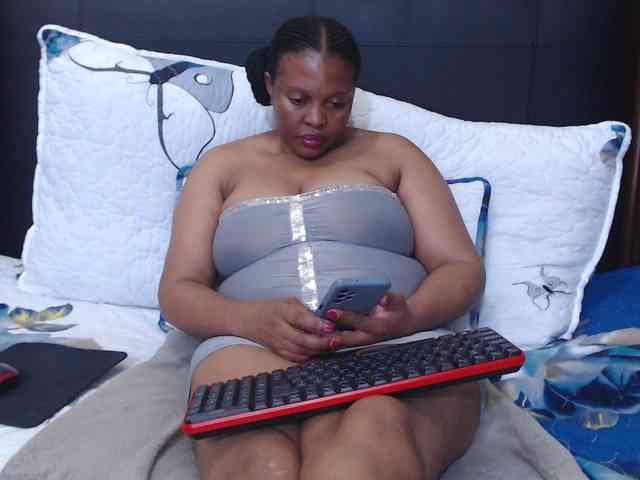 Busttyebony19 webcam