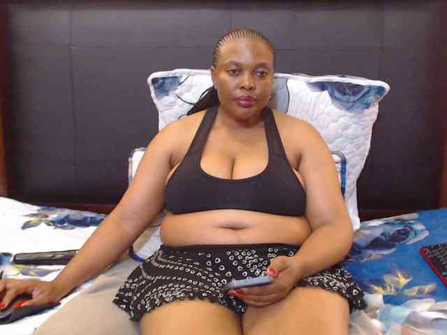 Busttyebony19