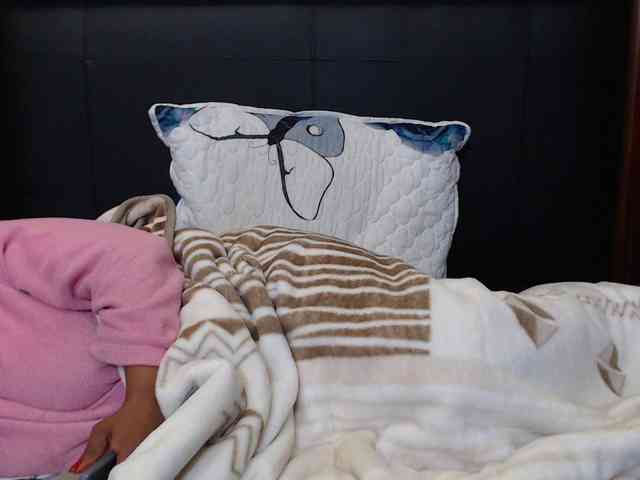 Busttyebony19 webcam