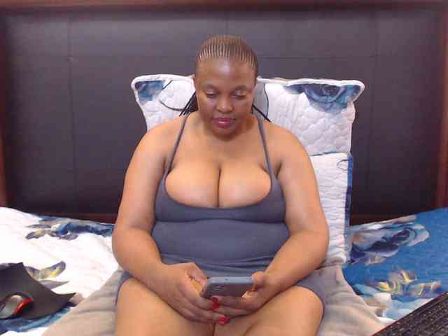 Busttyebony19