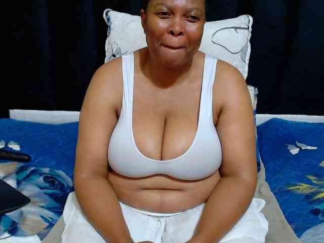 Busttyebony19 webcam