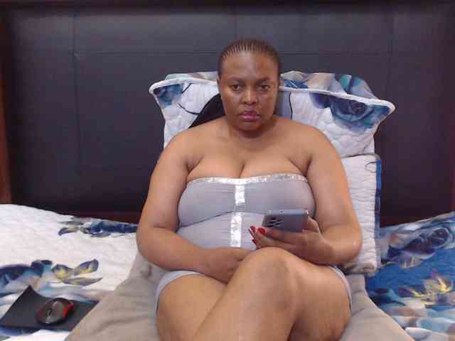Busttyebony19 webcam